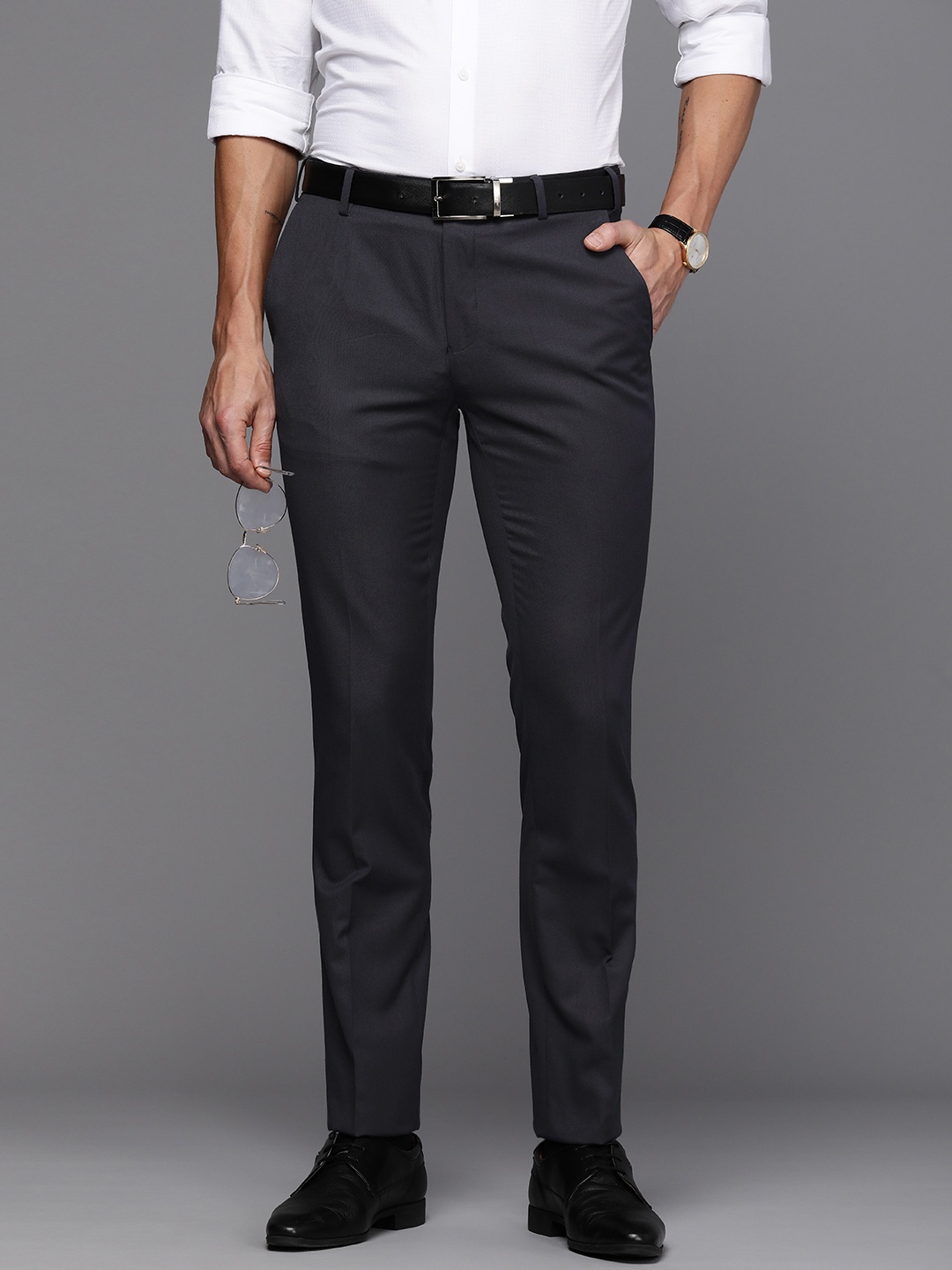 

Raymond Men Slim Fit Solid Formal Trousers, Navy blue
