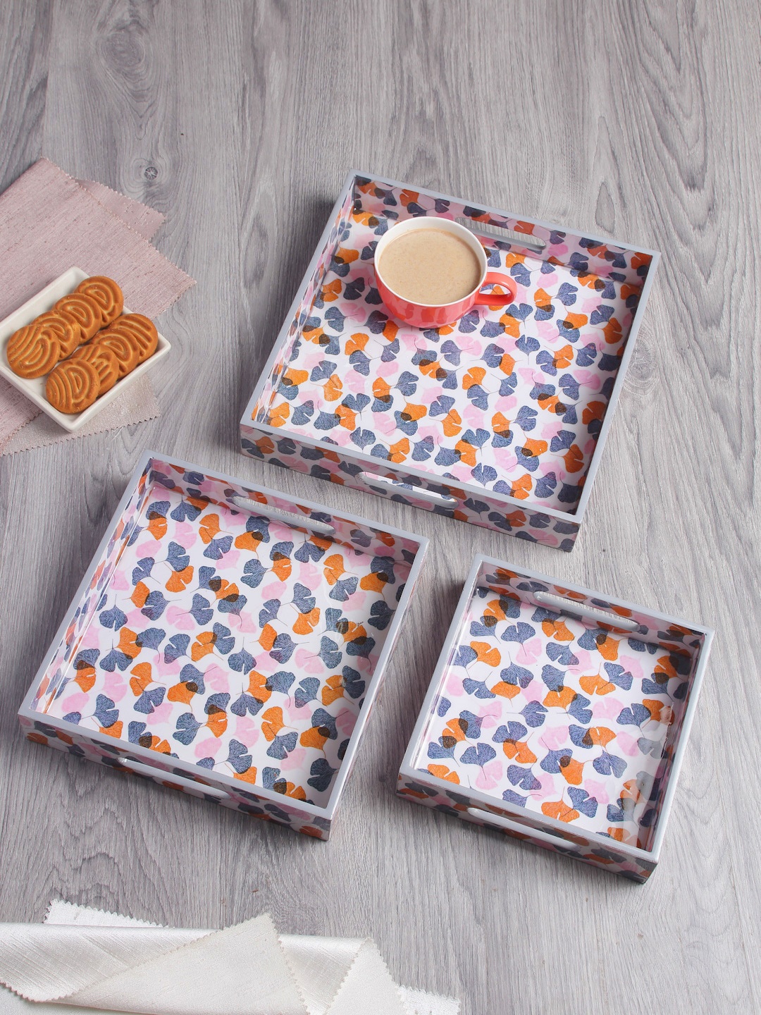 

FABINALIV 3 Pieces Pink & Orange Floral Printed Serving Trays