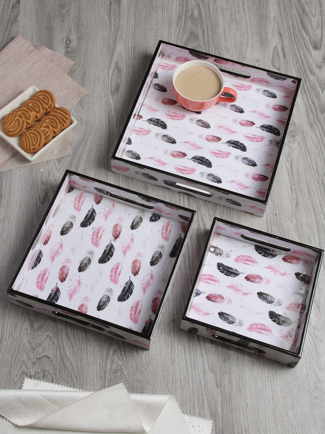 FABINALIV 3 Pieces White & Brown Printed Wooden Serving Trays