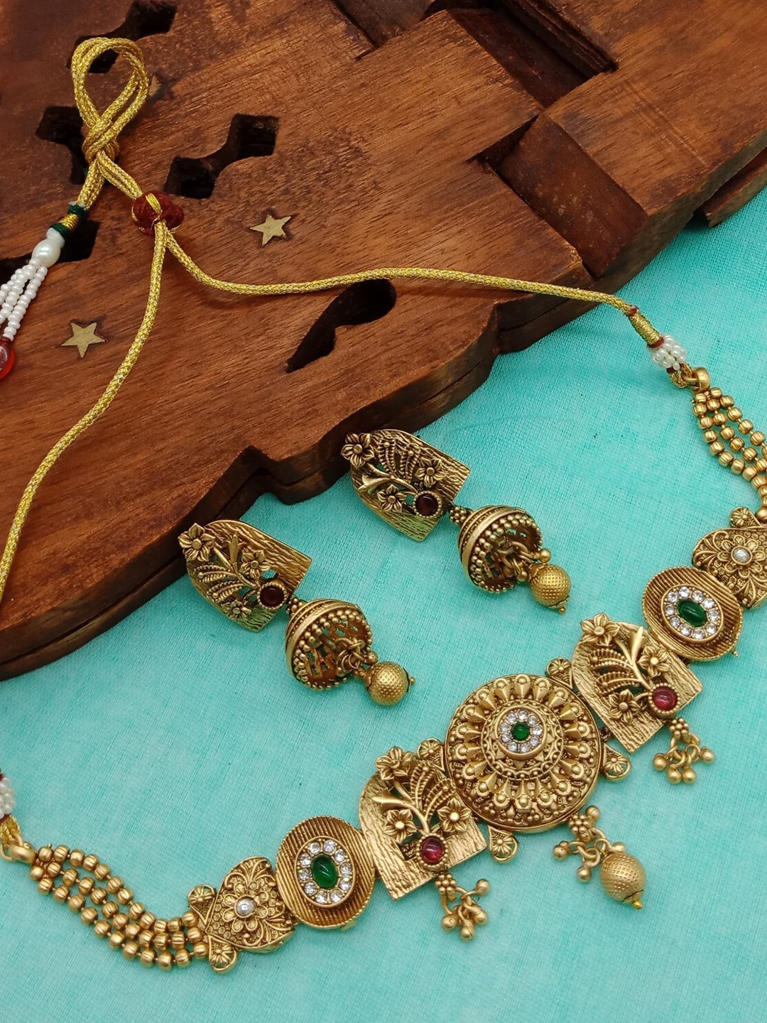 

AASHISH IMITATION Gold-Plated Stone Studded Jewellery Set