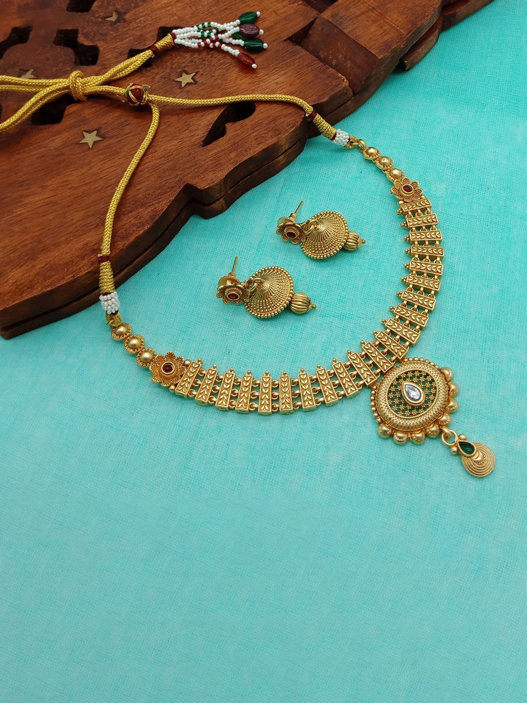 

AASHISH IMITATION Gold-Plated Kundan Studded Jewellery Set
