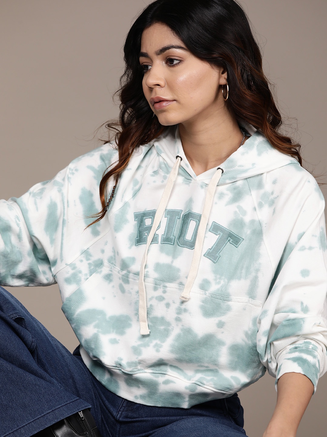

The Roadster Lifestyle Co. Printed Dyed Pure Cotton Hooded Sweatshirt, White