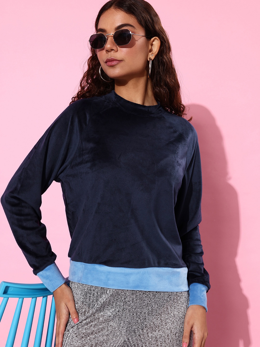 

The Roadster Life Co. Colourblocked Velour Sweatshirt, Navy blue