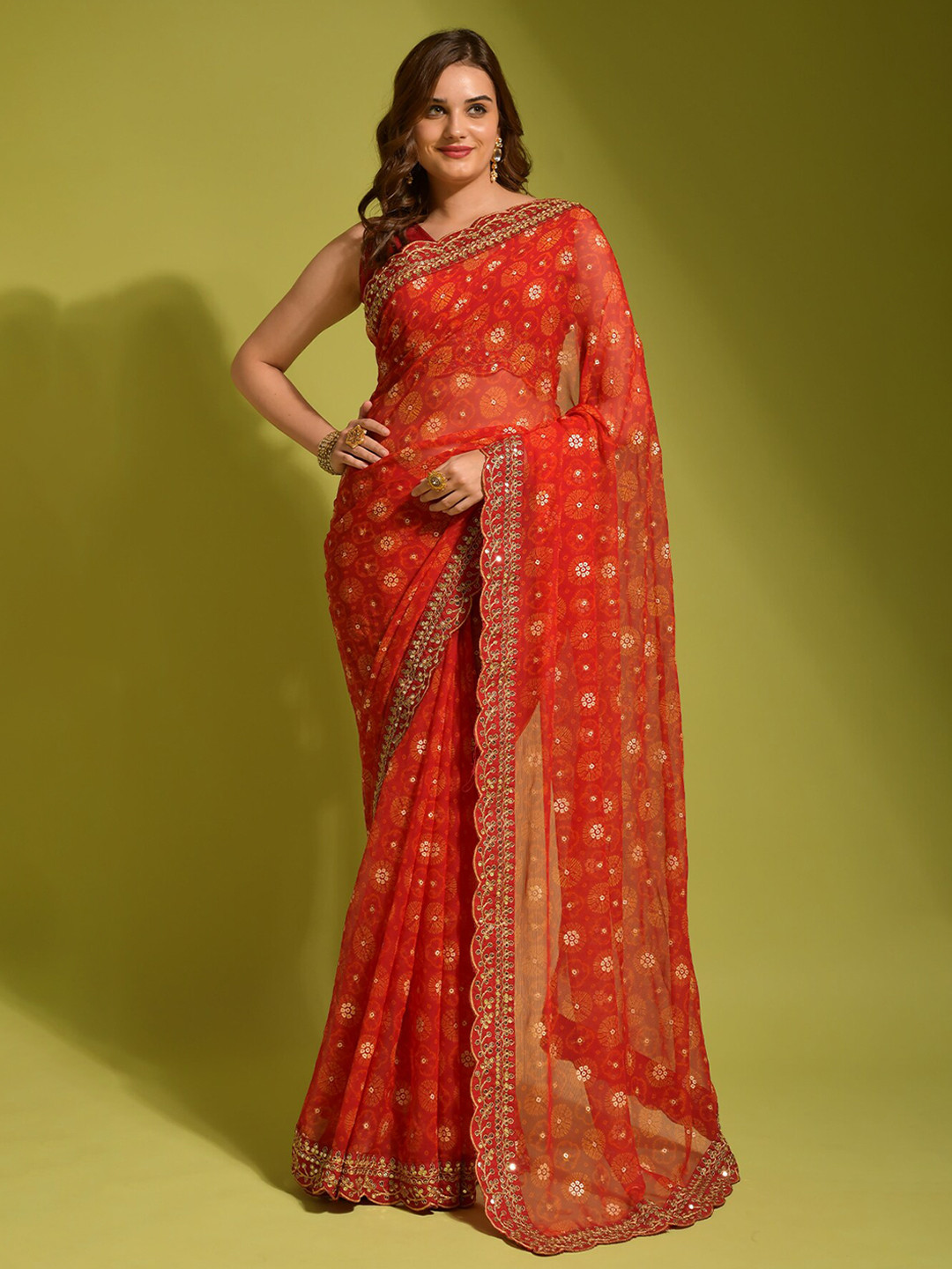 

DIVASTRI Bandhani Printed Embroidered Saree, Red