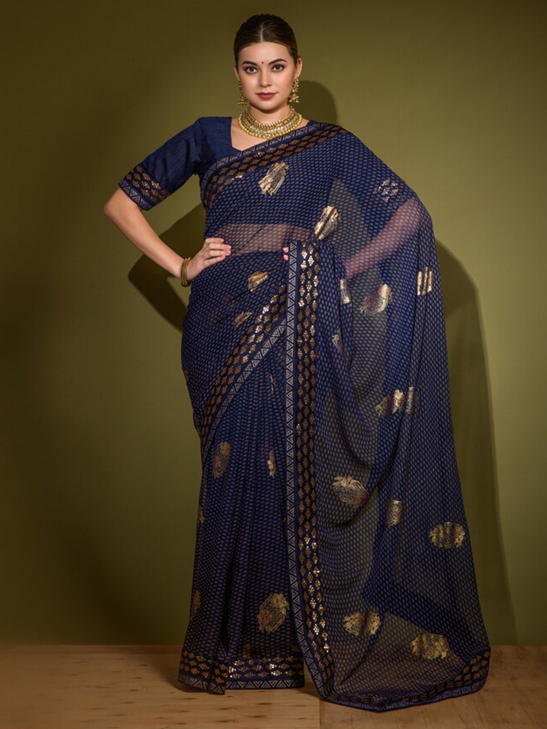 

DIVASTRI Floral Sequinned Saree, Navy blue