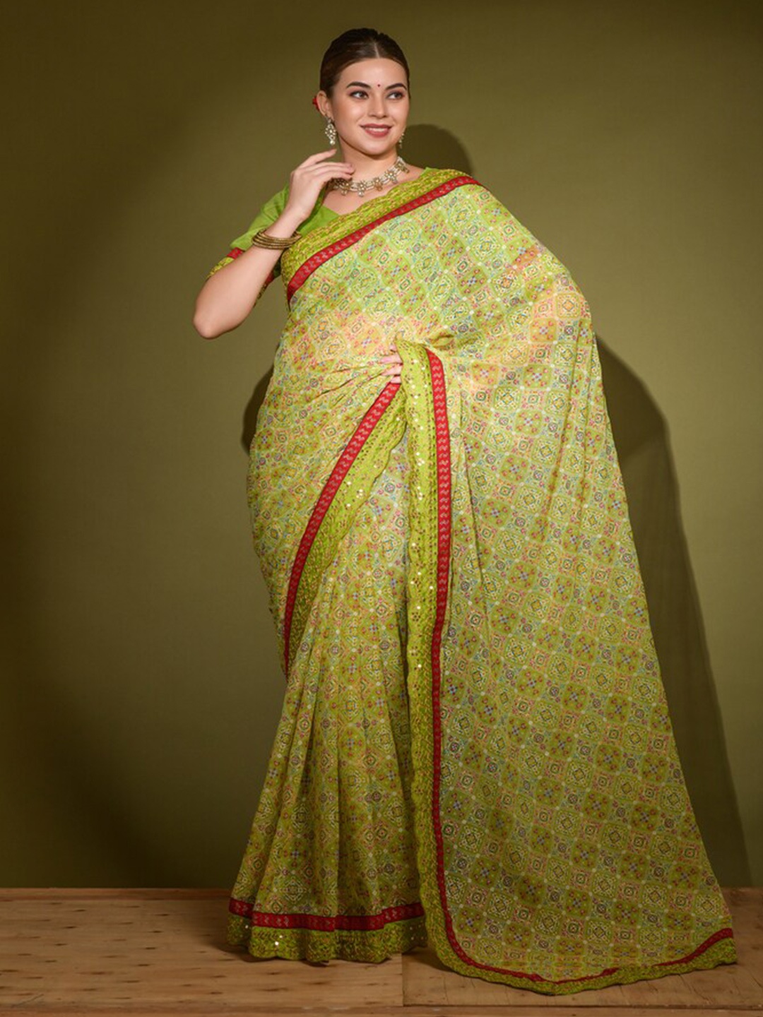 

DIVASTRI Ethnic Motif Printed Embroidered Saree, Green