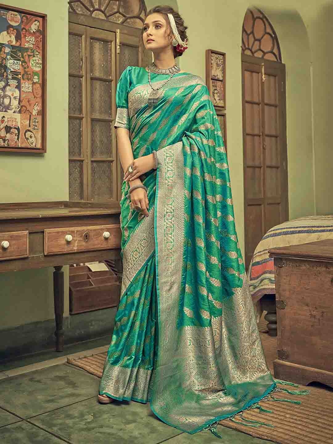 

Satrani Green & Gold-Toned Floral Woven Design Zari Banarasi Saree