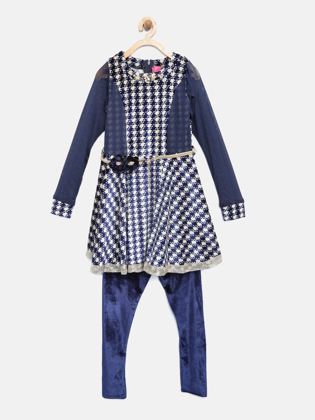

Tiny Girl Off-White & Navy Blue Printed Clothing Set