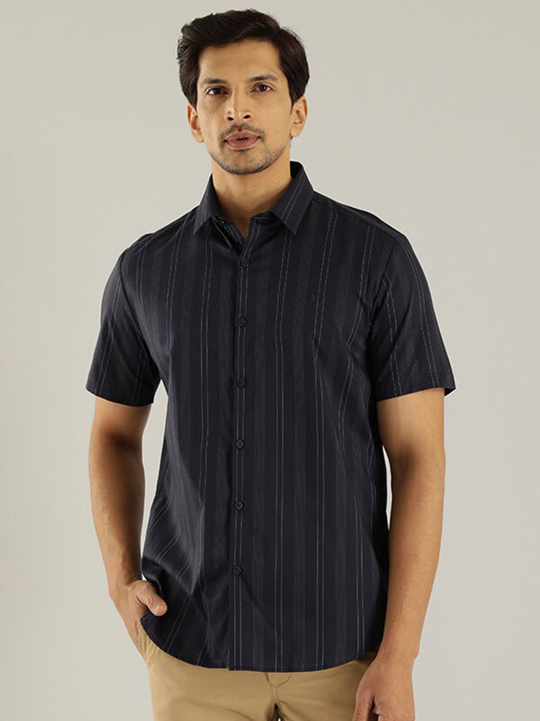 

Indian Terrain Chiseled Slim Fit Vertical Striped Pure Cotton Casual Shirt, Navy blue