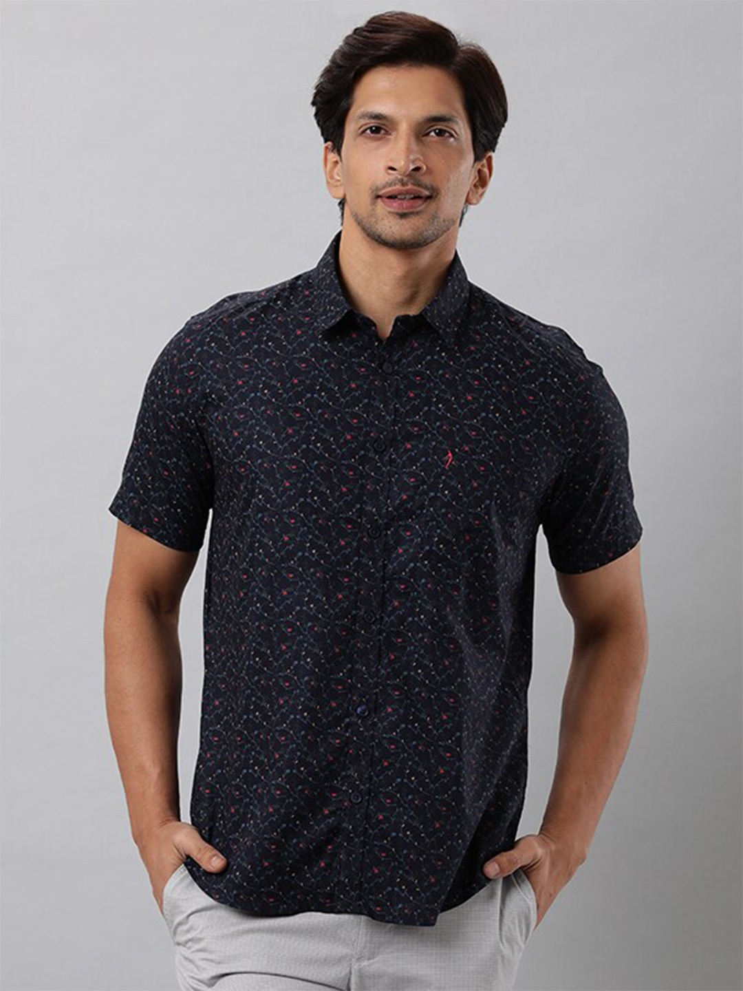 

Indian Terrain Floral Printed Chiseled Slim Fit Pure Cotton Casual Shirt, Blue