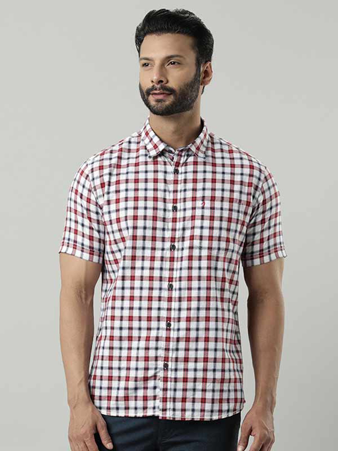 

Indian Terrain Men Gingham Checked Cotton Chiseled Slim Fit Opaque Casual Shirt, White