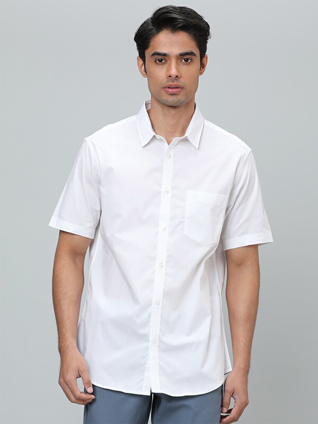 

Indian Terrain Spread Collar Chiseled Slim Fit Opaque Pure Cotton Casual Shirt, White