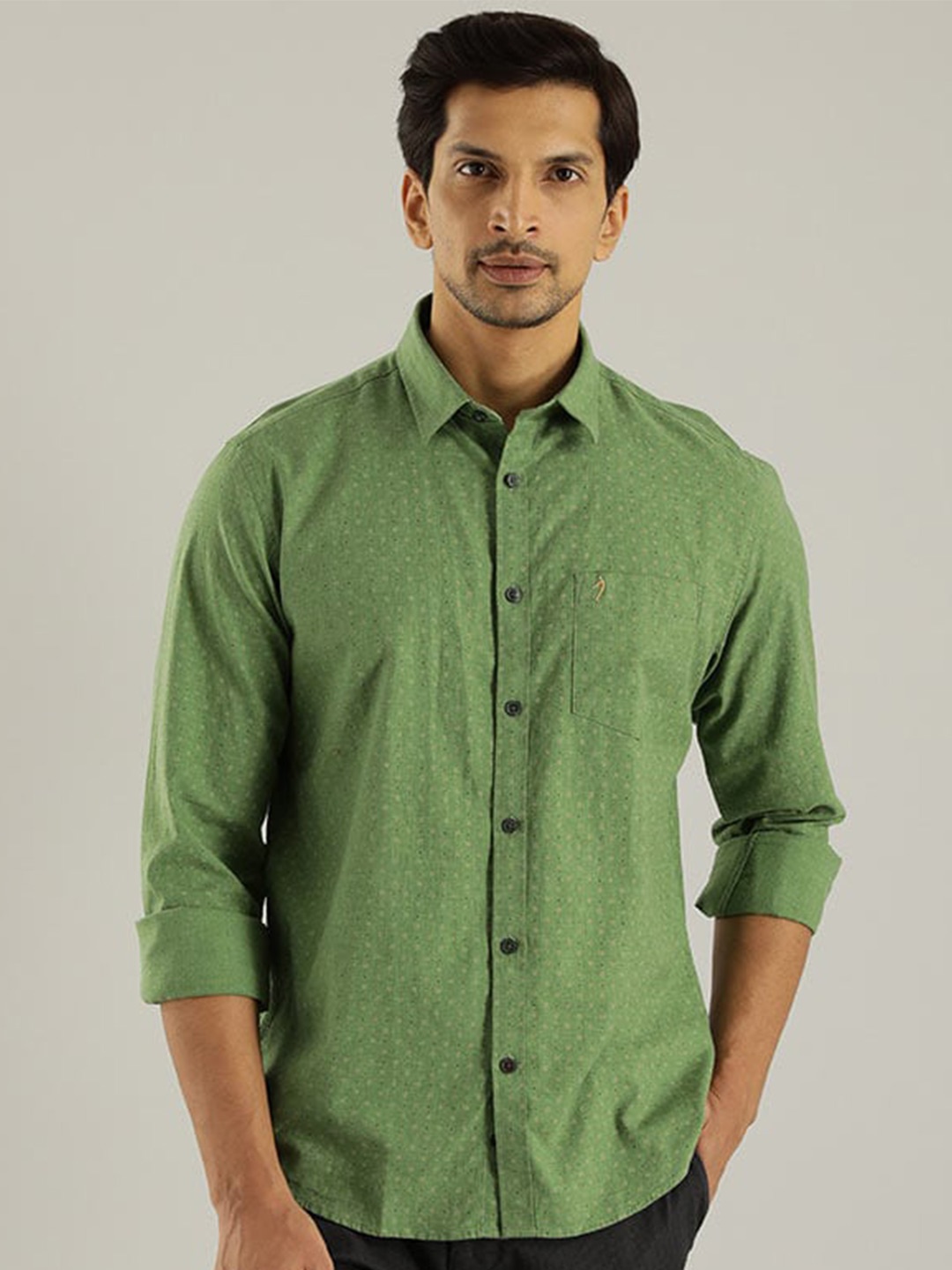 

Indian Terrain Chiseled Slim Fit Printed Pure Cotton Shirt, Green