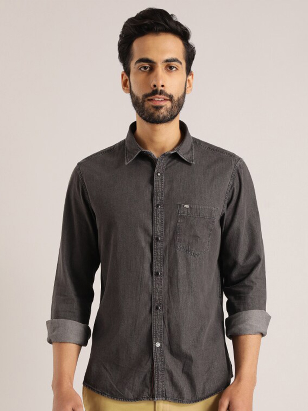 

Indian Terrain Men Charcoal Grey Chiseled Slim Fit Pure Cotton Casual Shirt