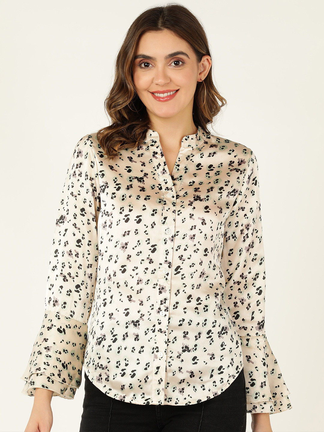 

DODO & MOA Beige & Black Abstract Printed Mandarin Collar Bell Sleeves Shirt Style Top