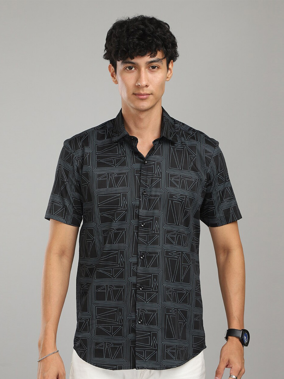 

FOGA Men Black Opaque Printed Party Shirt