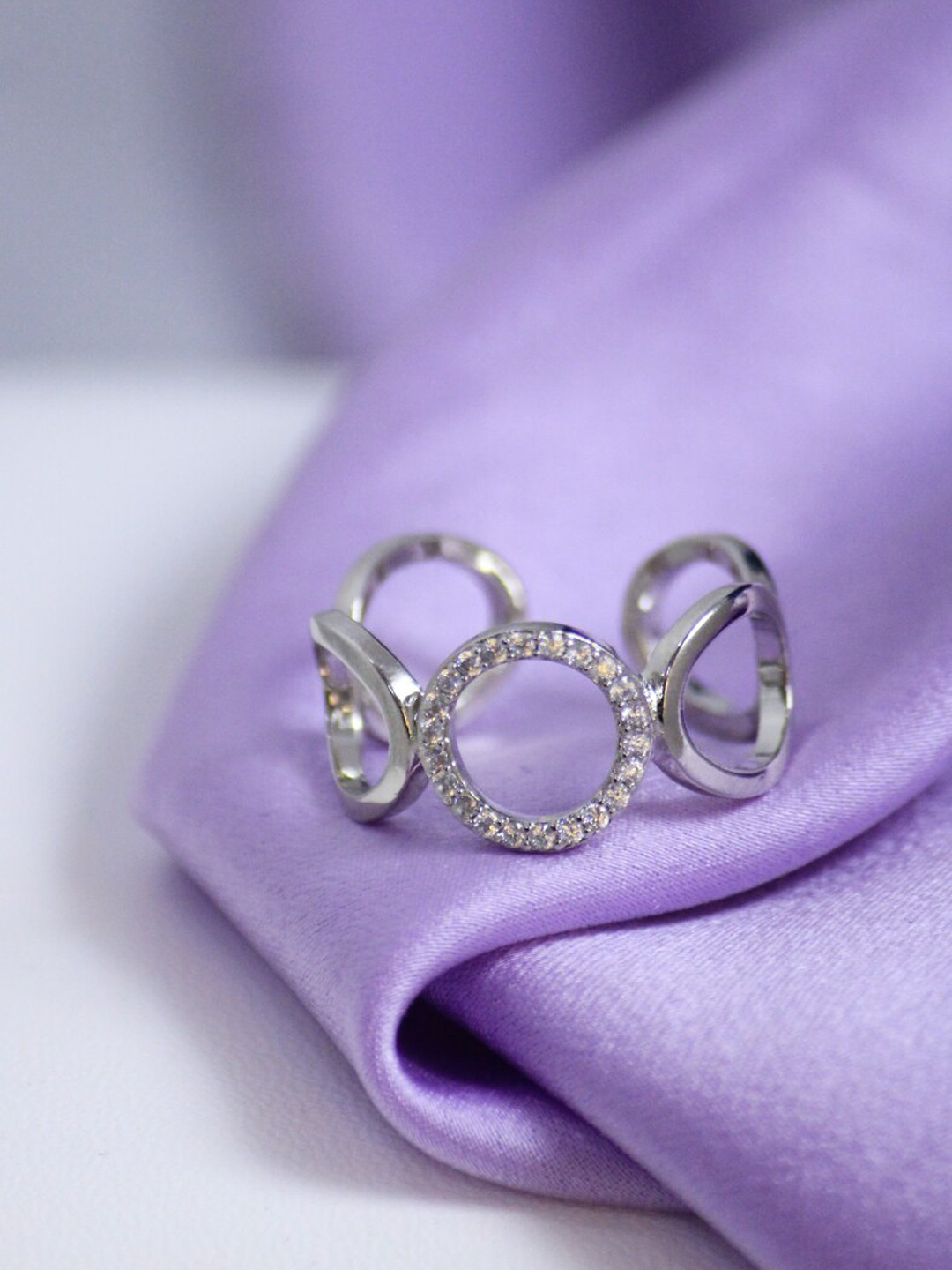 

SALTY Stone-Studded Anti-Tarnish Hollow Circles Ring, Silver