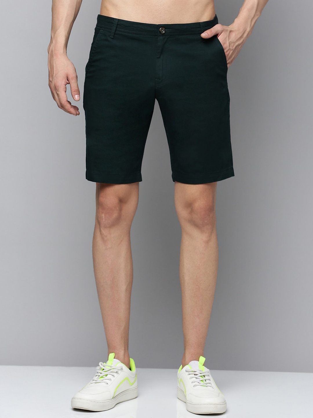 

Urban Dog Men Mid Rise Pure Cotton Shorts, Green