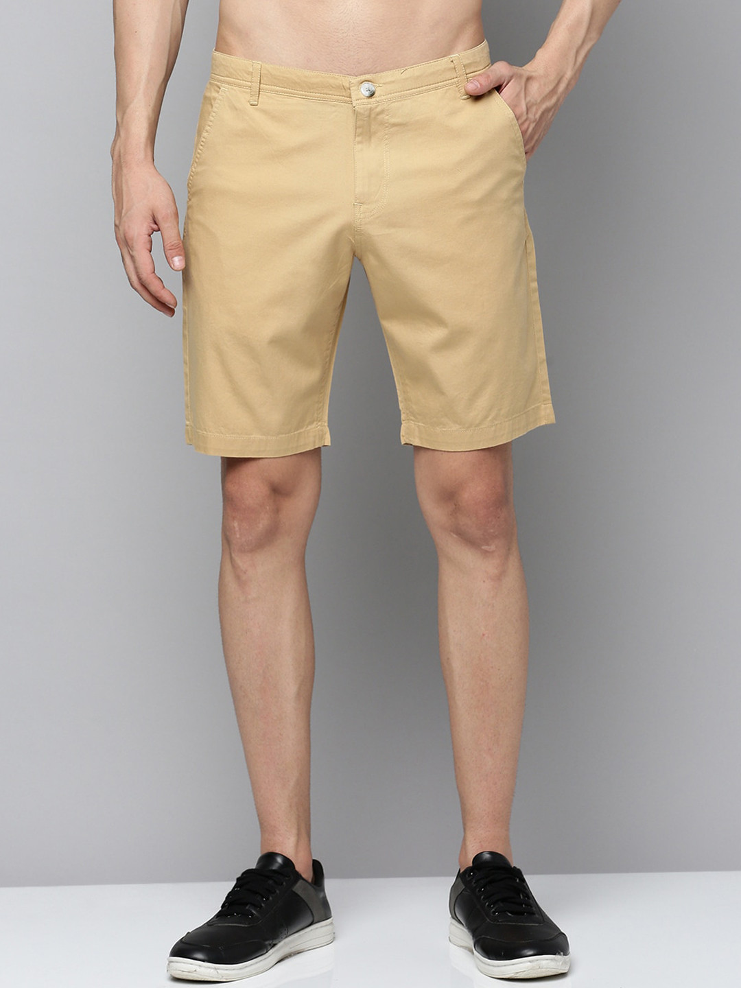 

Urban Dog Men Mid Rise Pure Cotton Shorts, Khaki