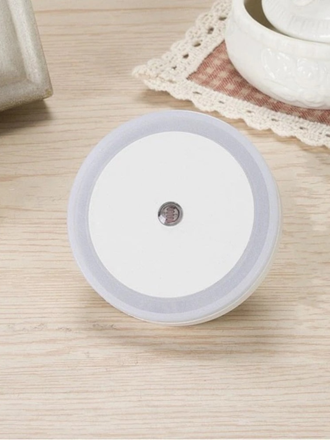

XERGY White Circular Shape Plug-In LED Night Light