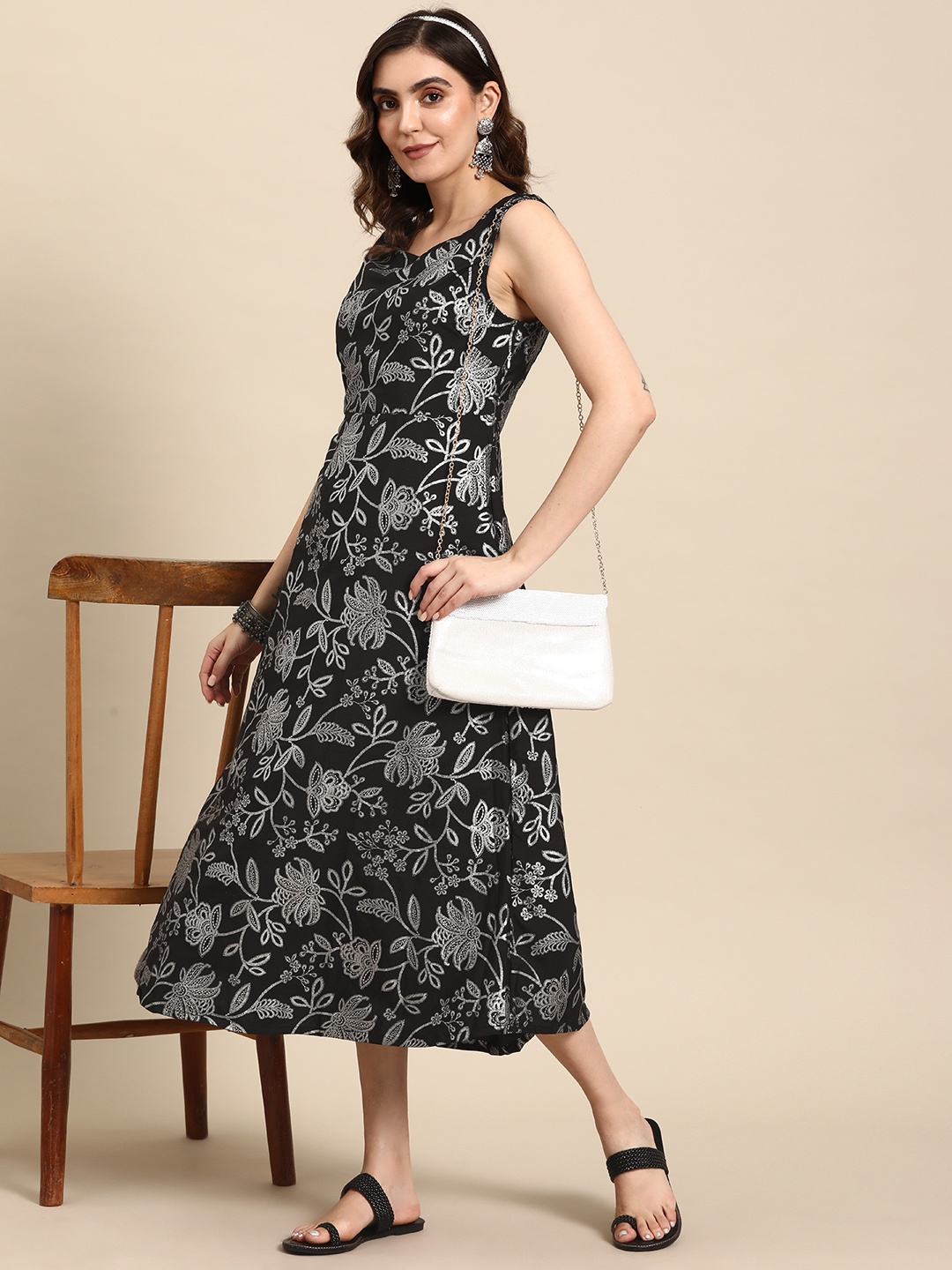 

Sangria Floral Printed Shoulder Straps A-Line Ethnic Dresses, Black