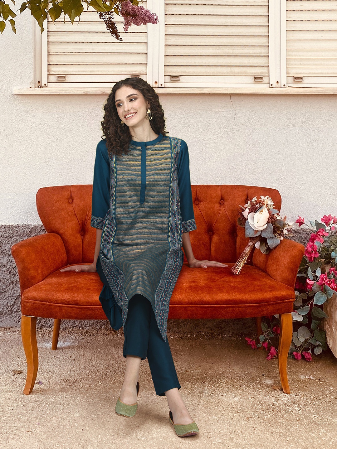 

Sangria Women Ethnic Motifs Printed Kurta with Trousers, Teal