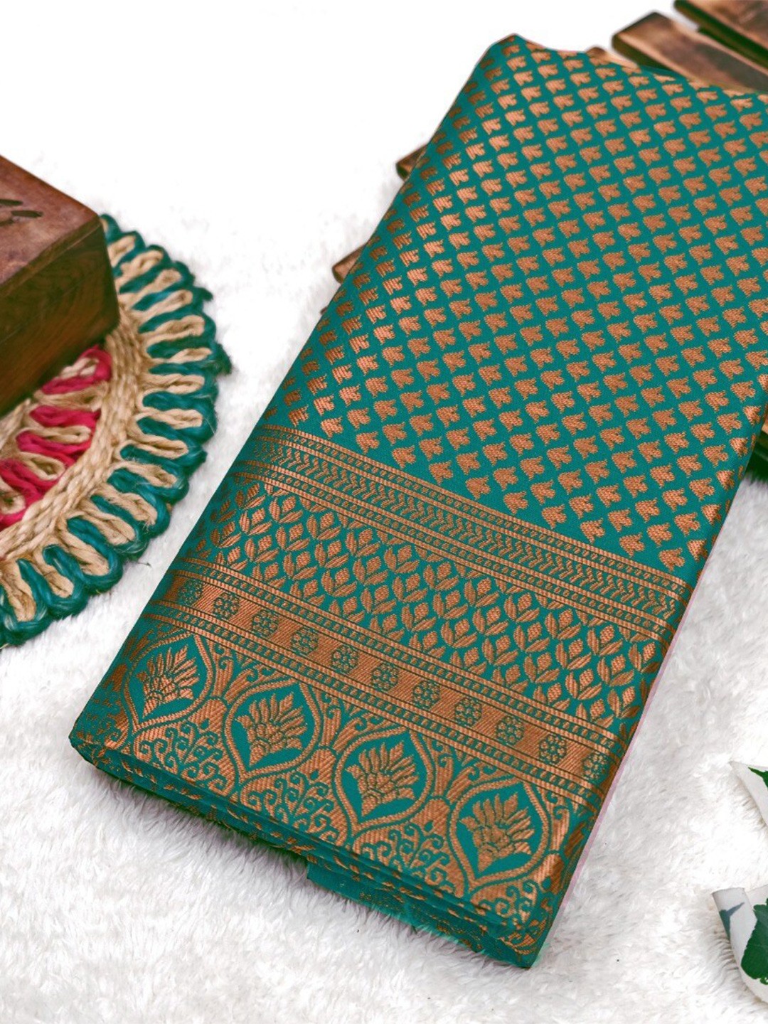 

Naishu Trendz Floral Woven Design Zari Pure Silk Kanjeevaram Saree, Green