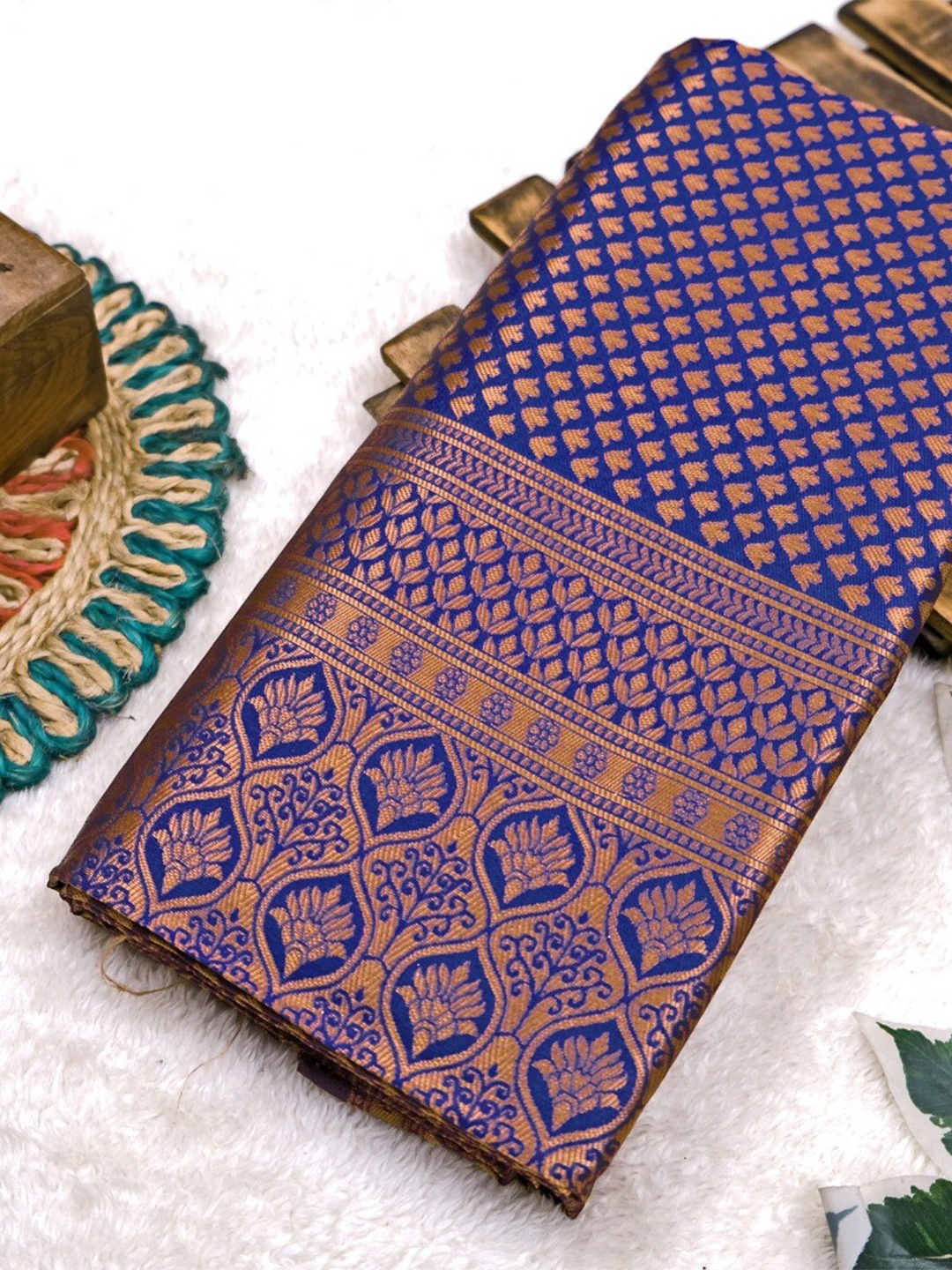 

Naishu Trendz Floral Woven Design Pure Silk Kanjeevaram Saree, Blue