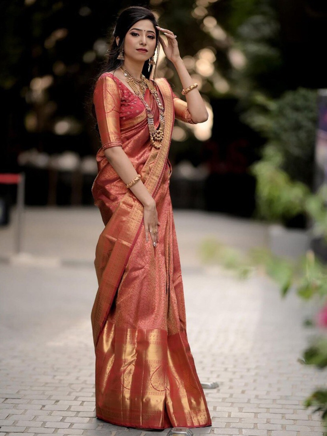 

Naishu Trendz Floral Woven Design Zari Pure Silk Kanjeevaram Saree, Red