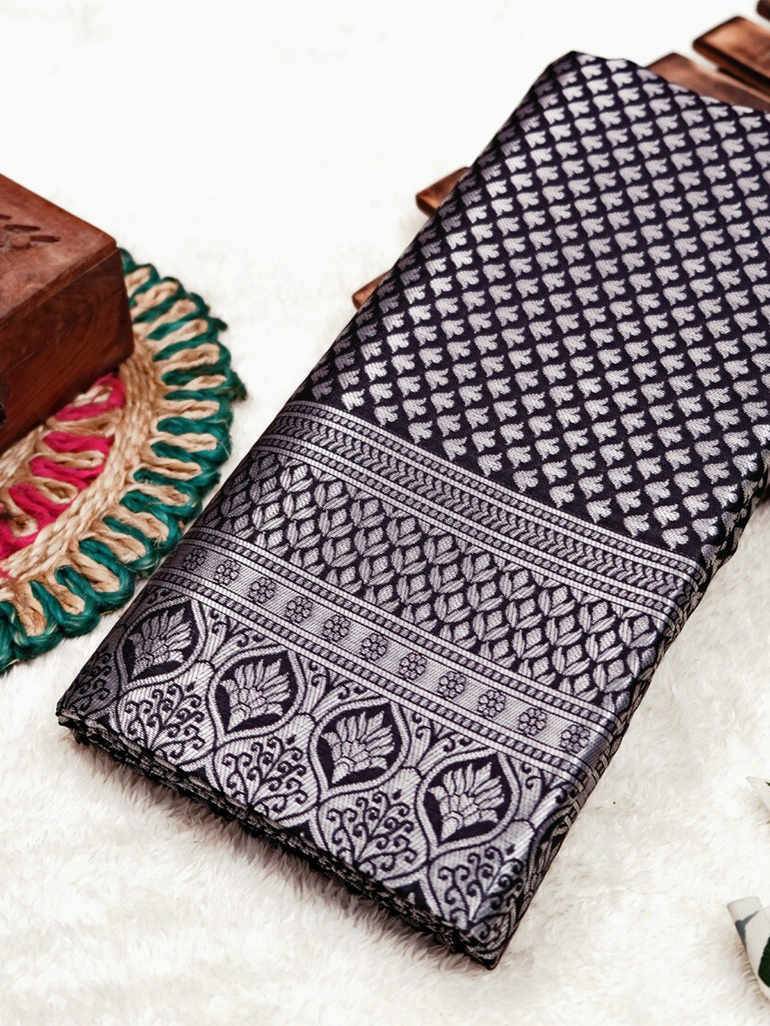 

Naishu Trendz Floral Woven Design Zari Pure Silk Kanjeevaram Saree, Black