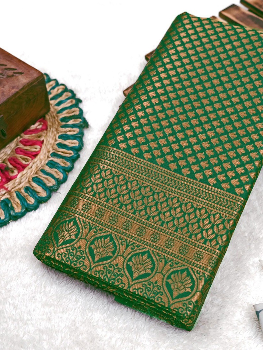 

Naishu Trendz Floral Woven Design Zari Pure Silk Kanjeevaram Saree, Green