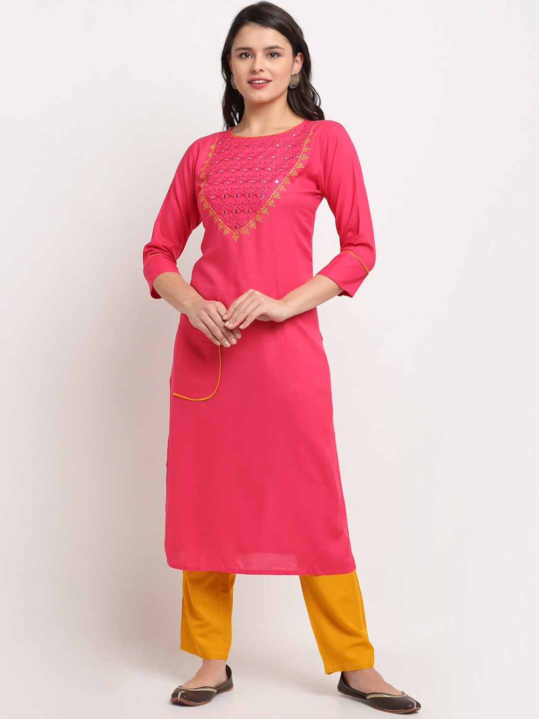 

The Mini NEEDLE Ethnic Motifs Yoke Design Regular Kurta With Trousers, Pink