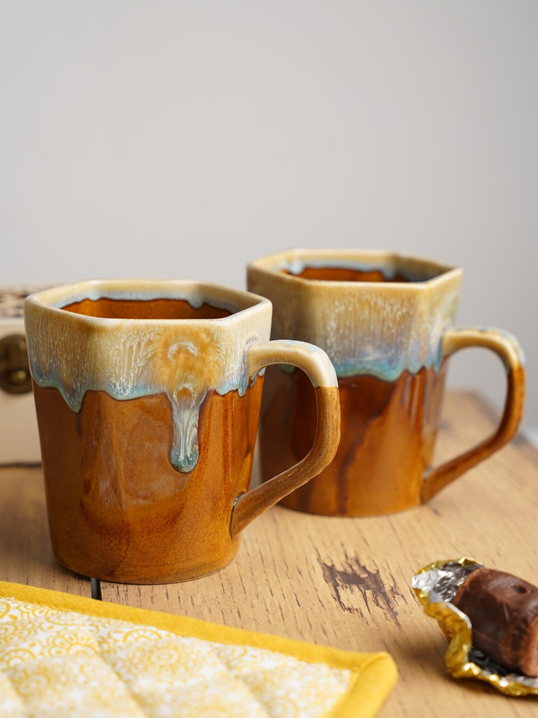 

Folkstorys Brown & Blue 2 Pcs Printed Ceramic Glossy Mugs