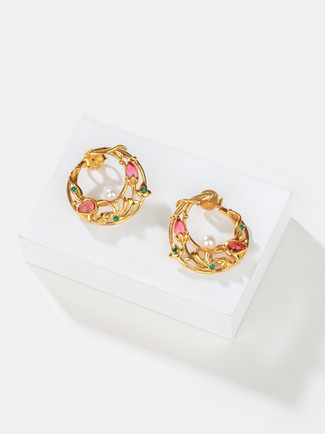 

SHAYA Gold-Plated Contemporary Studs Earrings