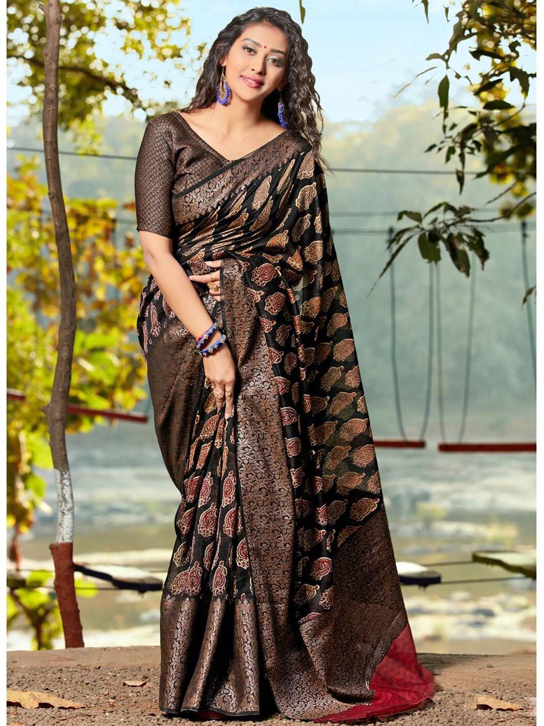 

all about you Black & Red Paisley Printed Pure Cotton Saree