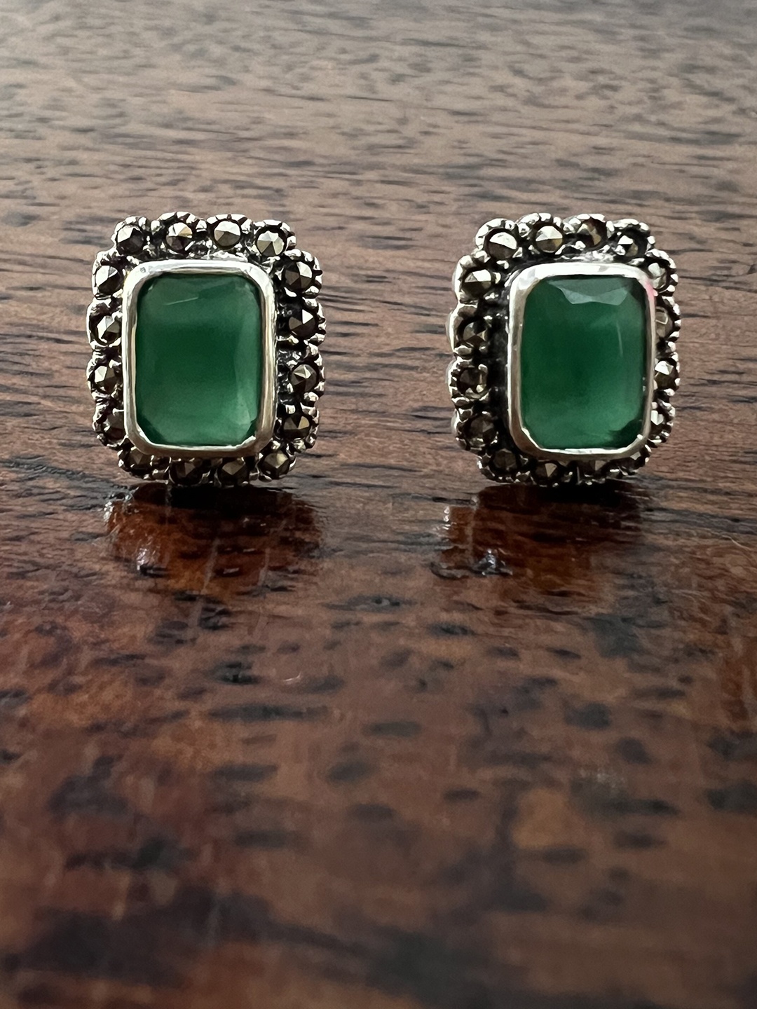 

Arte Jewels Silver-Plated Square Studs Earrings