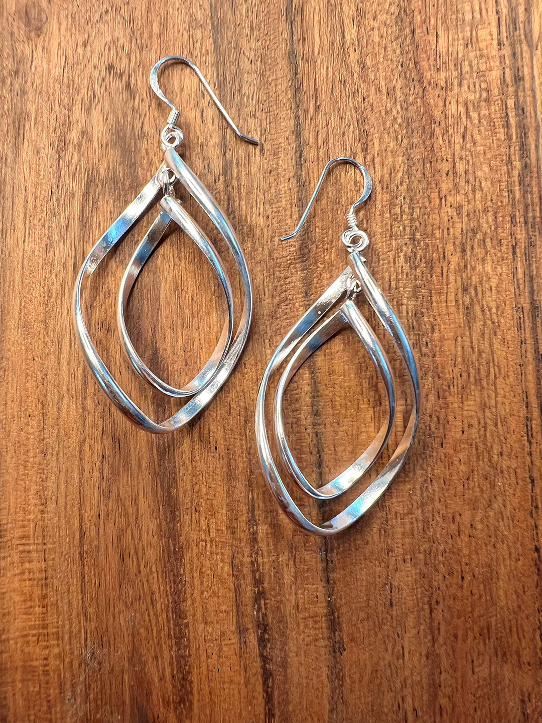 

Arte Jewels 925 Silver-Plated Leaf Shaped Drop Earrings