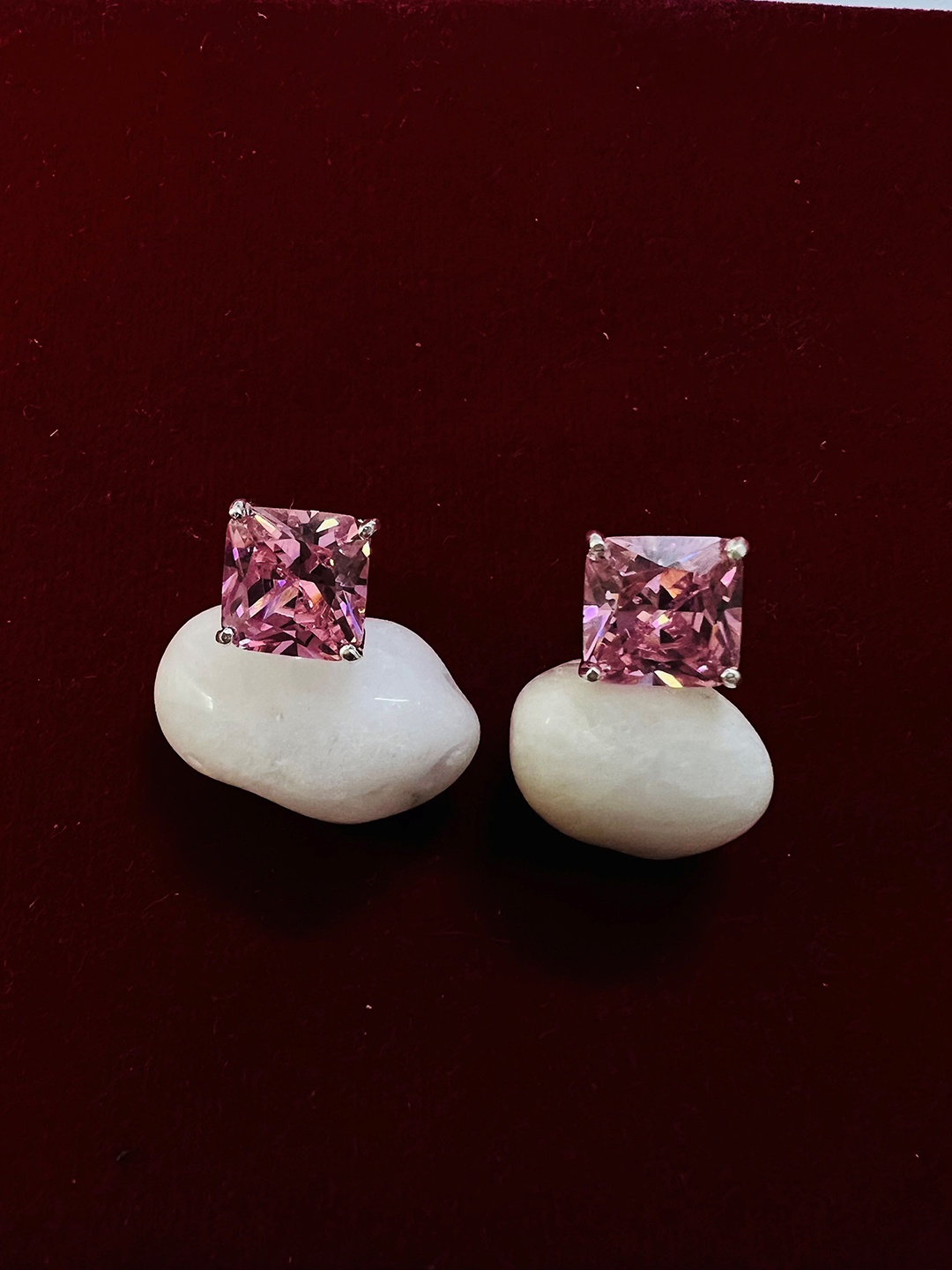 

Arte Jewels Square Studs Earrings, Silver