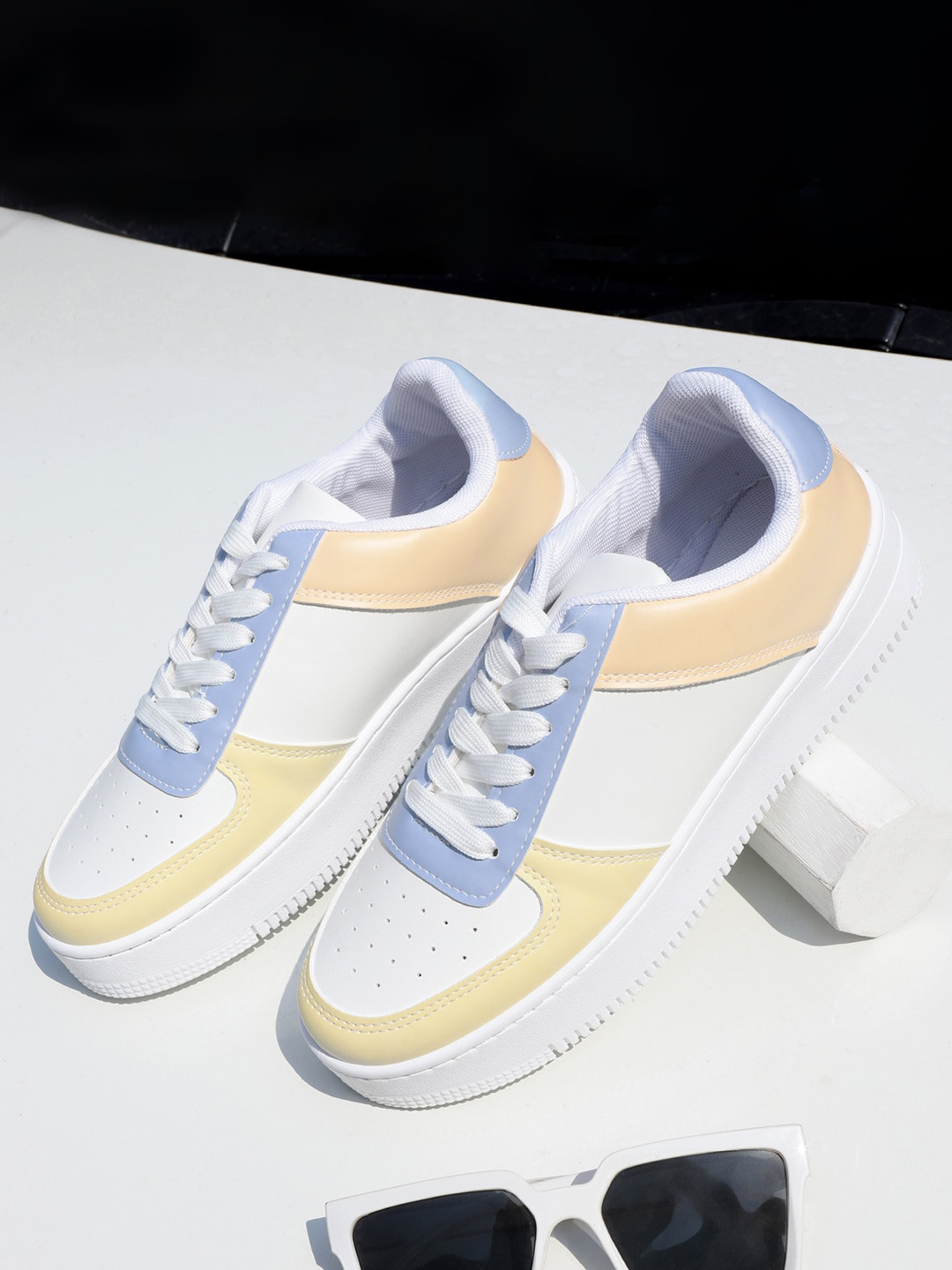 

Mast & Harbour Women White & Yellow Perforations Color-Change Comfort Insole Sneakers