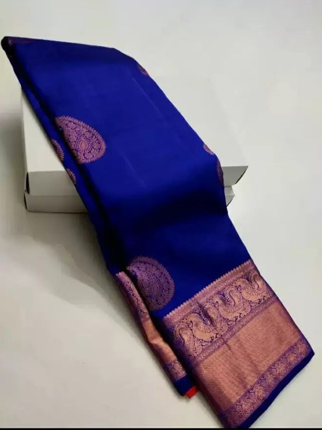 

Naishu Trendz Ethnic Woven Design Zari Pure Silk Kanjeevaram Saree, Blue