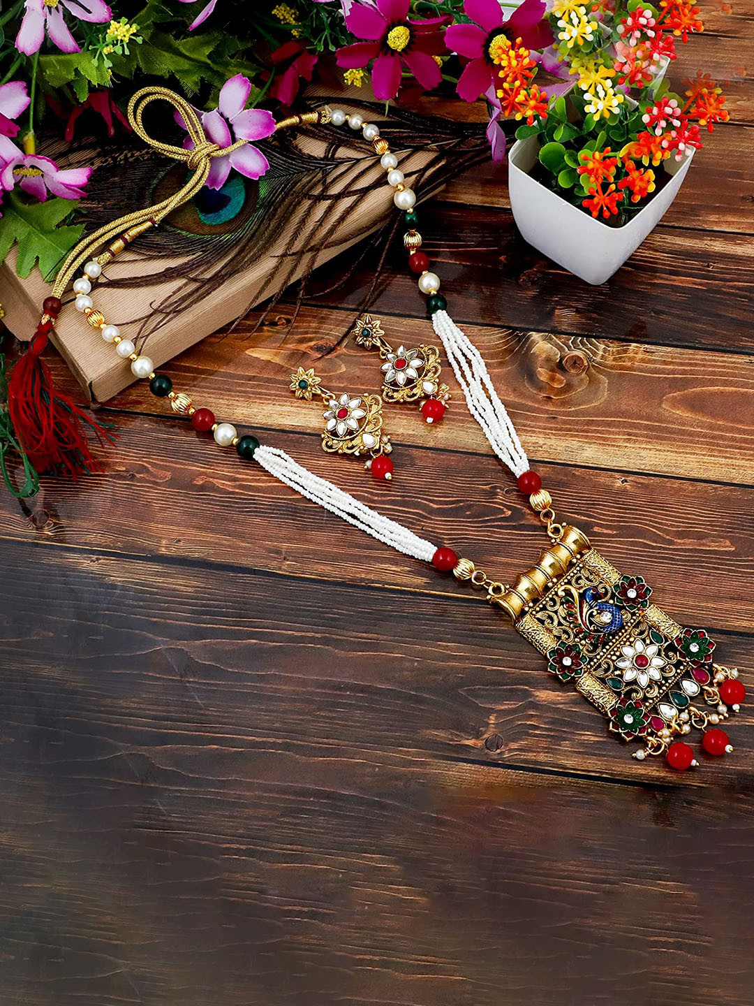 

MANSIYAORANGE Gold-Plated Stone-Studded & Beaded Necklace & Earrings