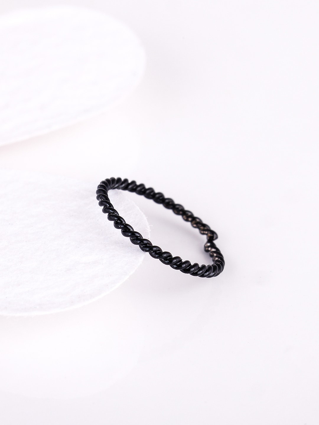 

GIVA 925 Sterling Silver Rhodium-Plated Oxidised String Nosepin
