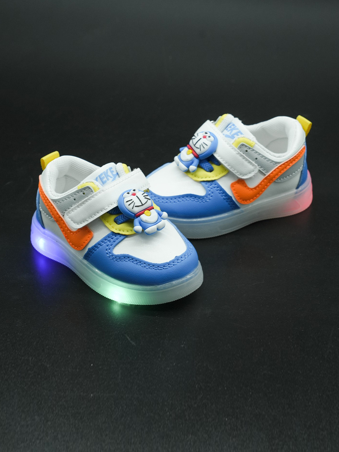 

FEETWELL SHOES Kids Colourblocked Doraemon Applique LED Sneakers, White