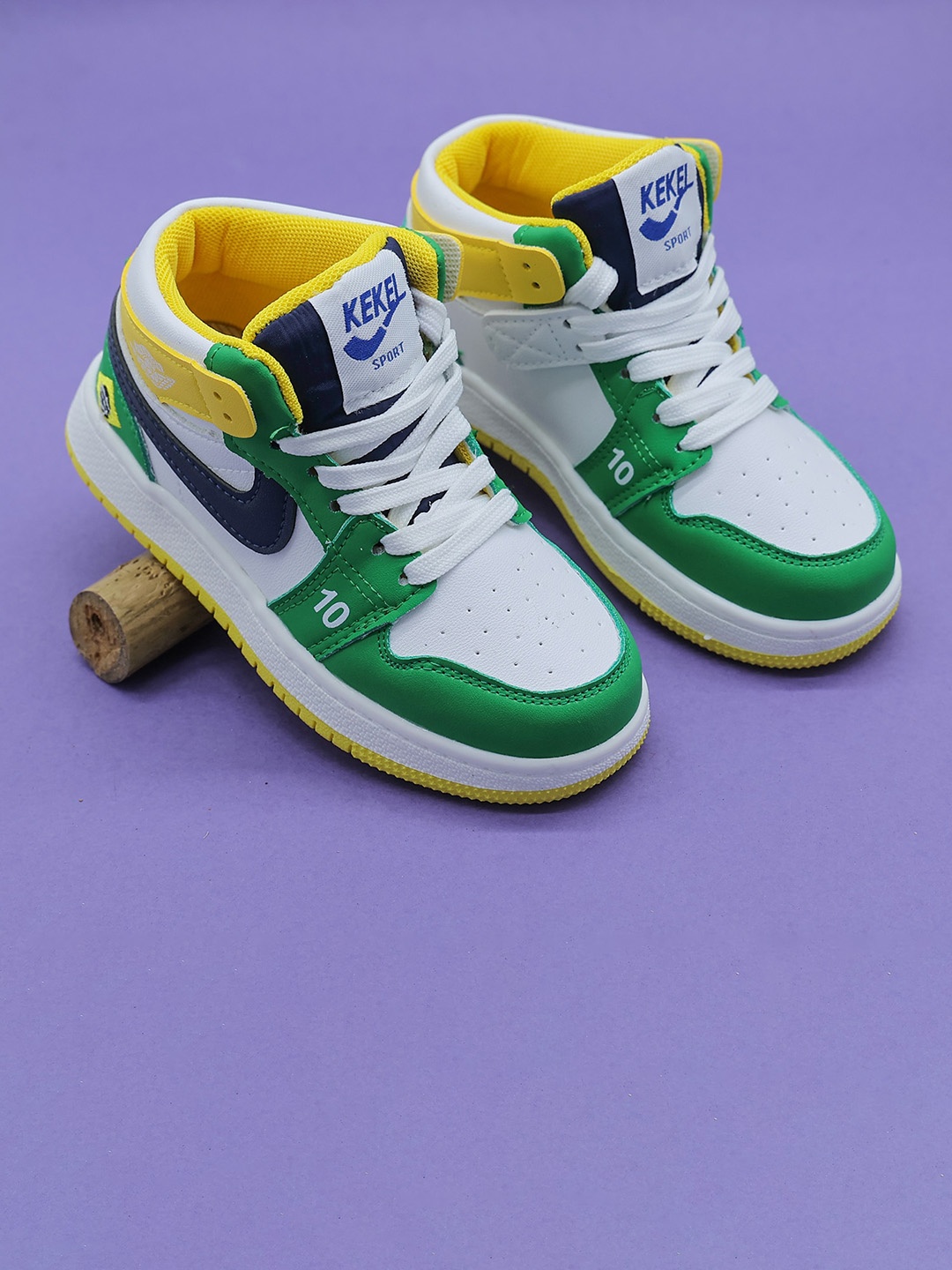 

FEETWELL SHOES Kids Colourblocked Sneakers, Green