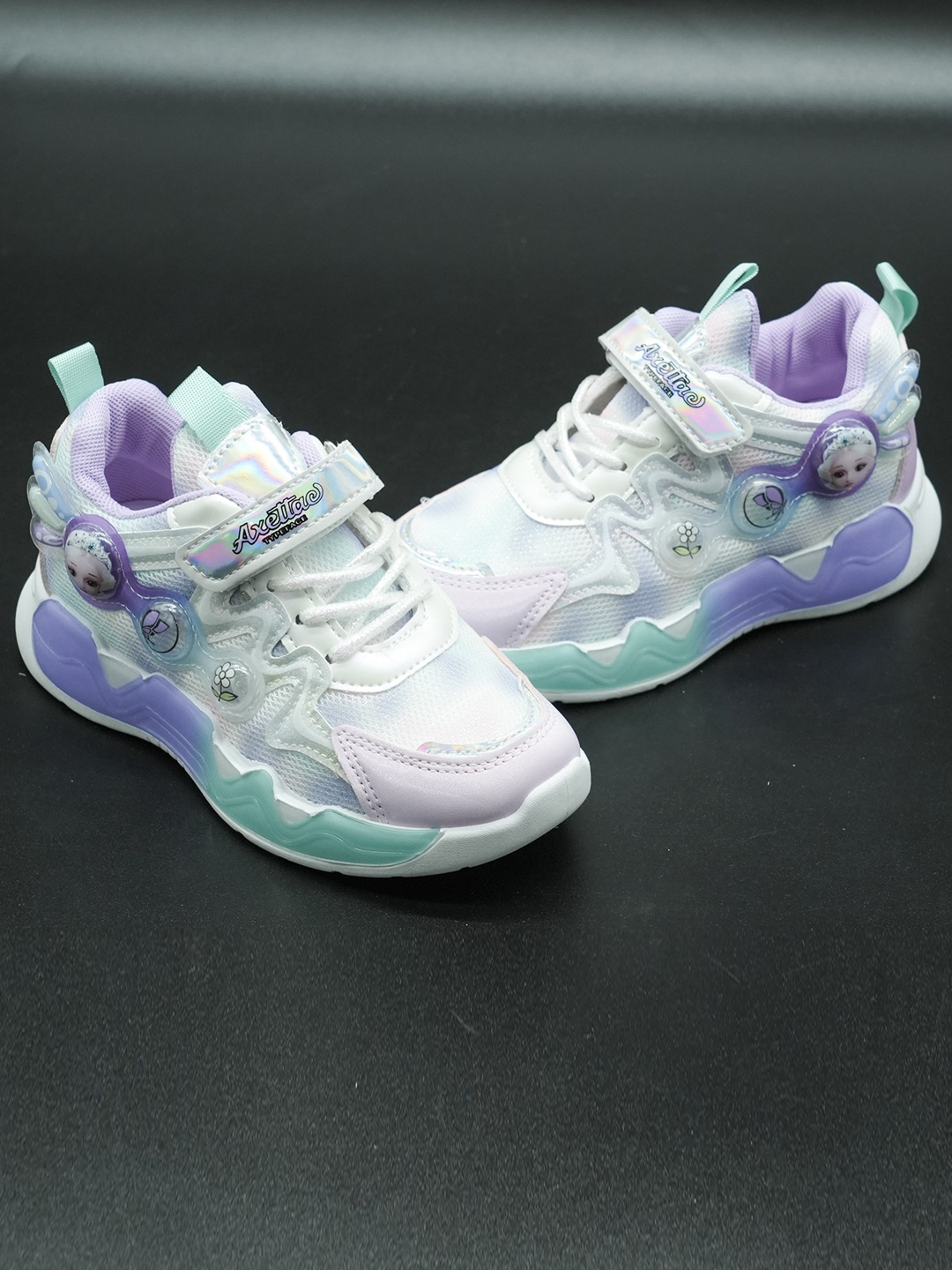 

FEETWELL SHOES Girls Woven Design LED Sneakers, White