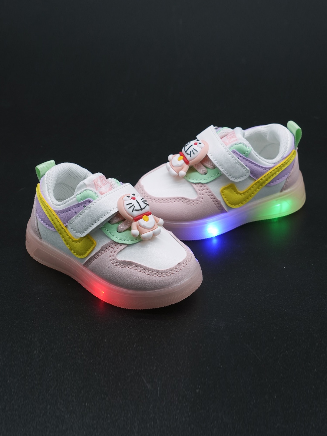 

FEETWELL SHOES Kids Colourblocked LED Sneakers, White
