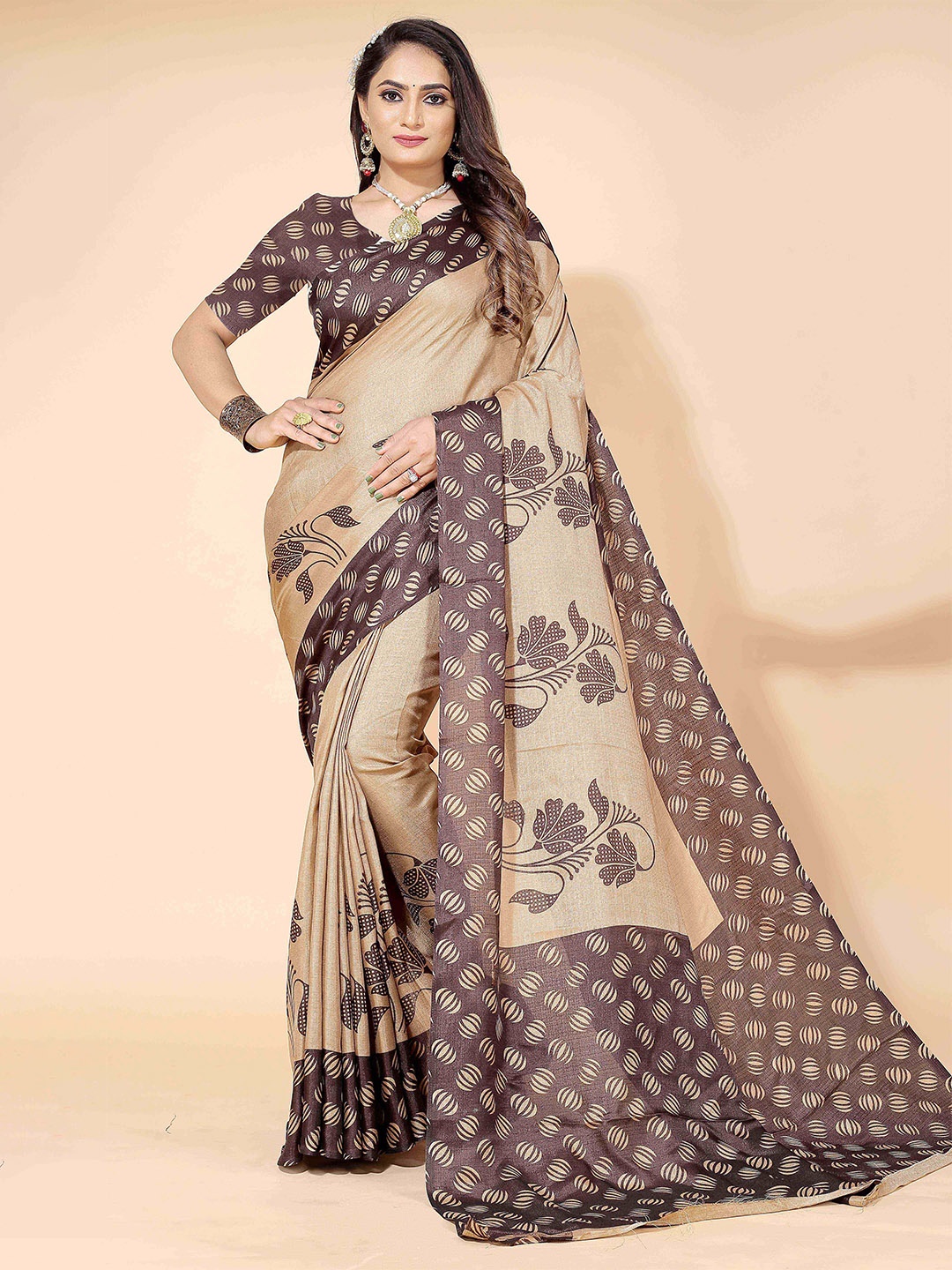

HERE&NOW Beige & Purple Floral Printed Saree