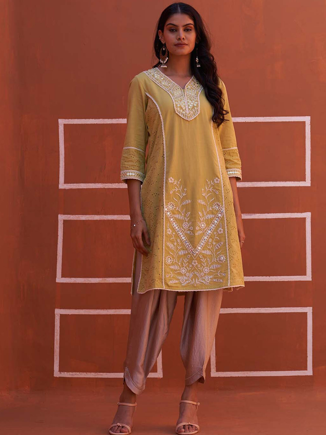 

Lakshita Ethnic Motifs Embroidered Mirror Work A-Line Kurta, Green