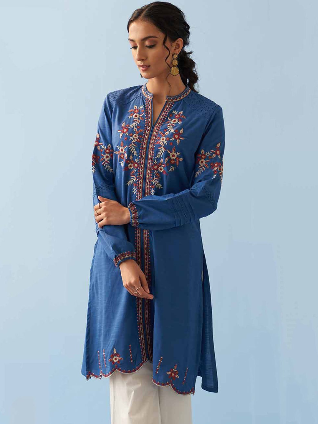 

Lakshita Puffed Sleeves Floral Embroidered A-Line Pure Cotton Kurta, Blue