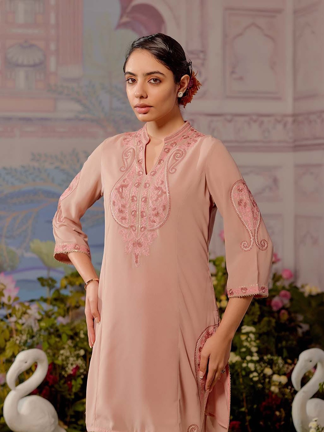 

Lakshita Ethnic Motifs Embroidered Sequined Georgette Kurta, Pink